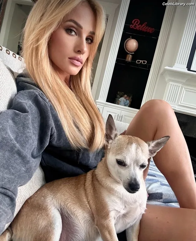 Tomi Lahren photo 23 of 336