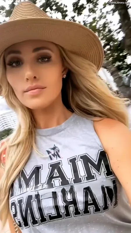 Tomi Lahren photo 15 of 336
