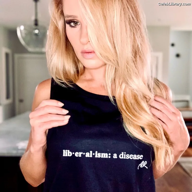 Tomi Lahren photo 17 of 336