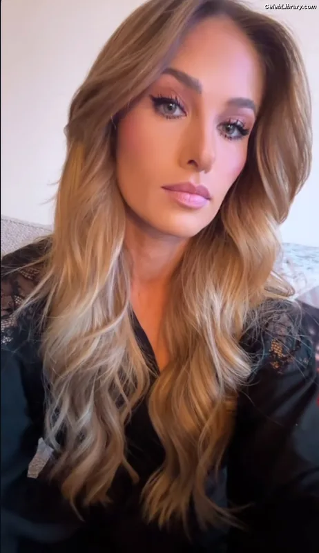 Tomi Lahren photo 20 of 336