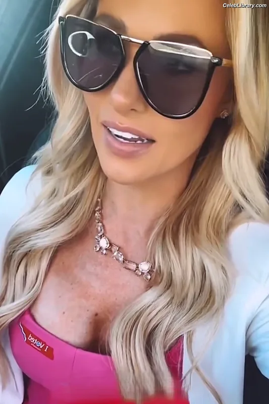 Tomi Lahren photo 21 of 336