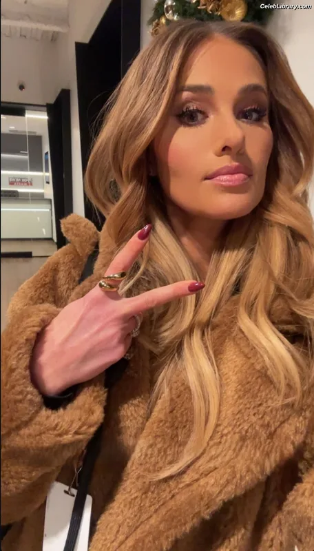 Tomi Lahren photo 5 of 336