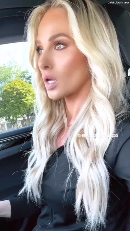 Tomi Lahren photo 24 of 336