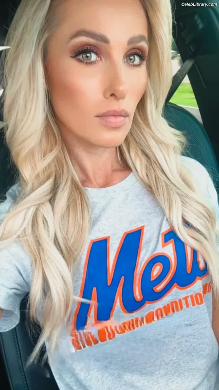 Tomi Lahren photo 16 of 336