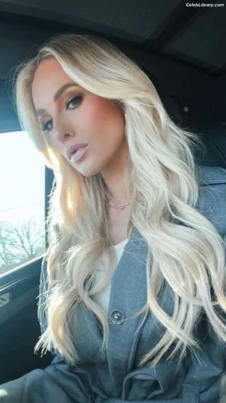 Tomi Lahren photo 24 of 336