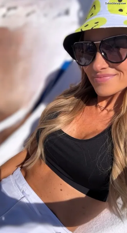 Tomi Lahren photo 6 of 336