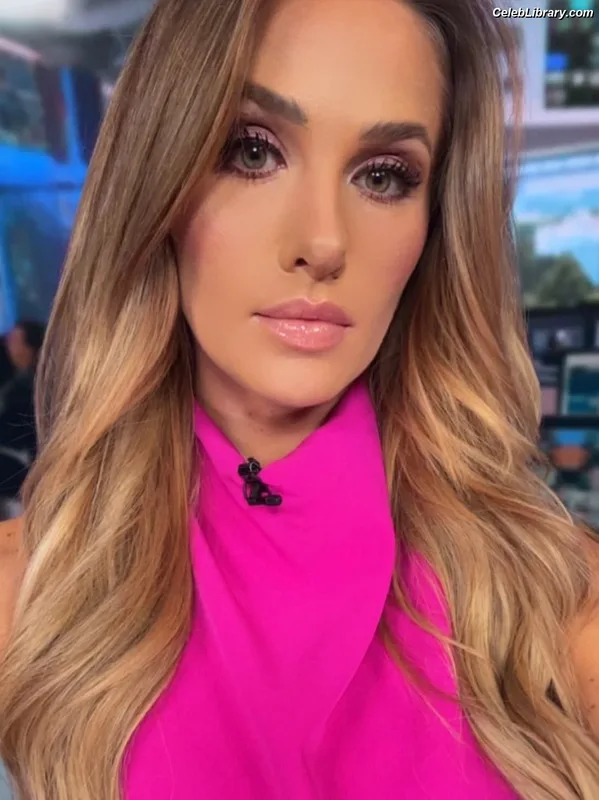 Tomi Lahren photo 9 of 336