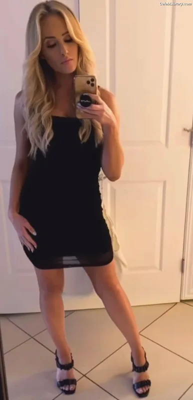 Tomi Lahren photo 12 of 336