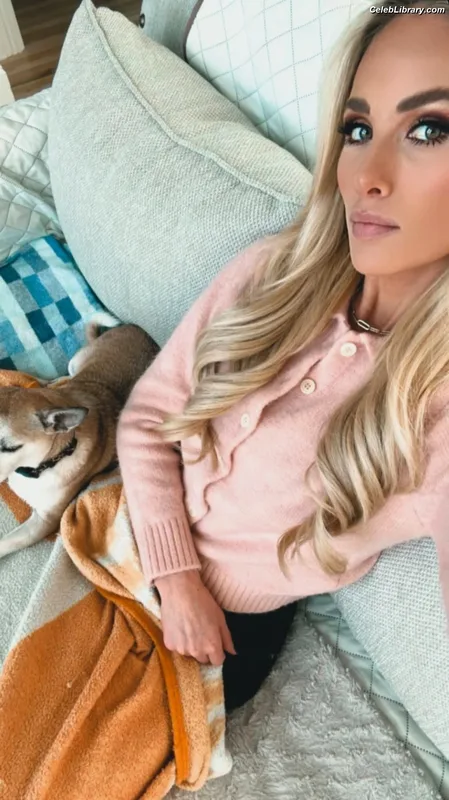 Tomi Lahren photo 14 of 336