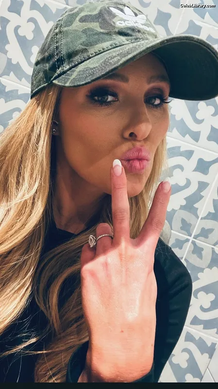 Tomi Lahren photo 9 of 336