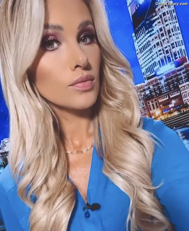 Tomi Lahren photo 14 of 336