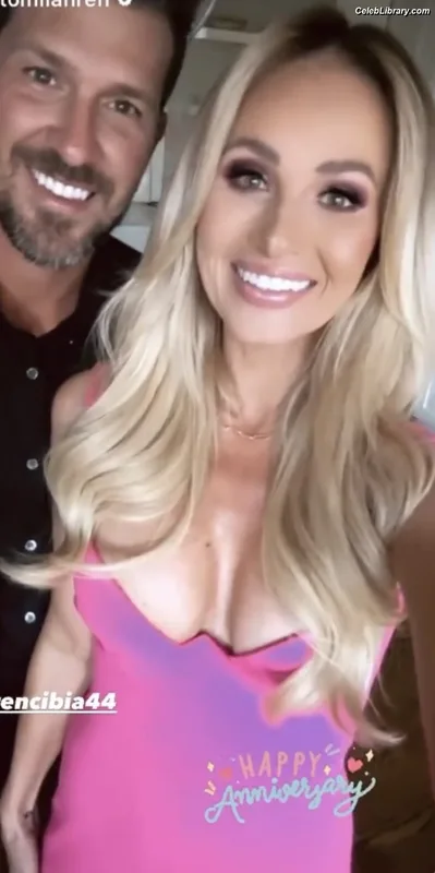 Tomi Lahren photo 20 of 336