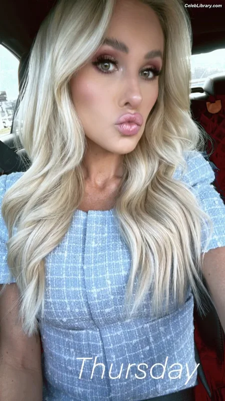 Tomi Lahren photo 20 of 336