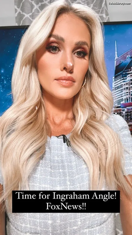 Tomi Lahren photo 22 of 336