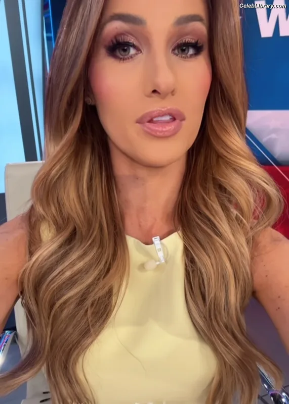 Tomi Lahren photo 15 of 336
