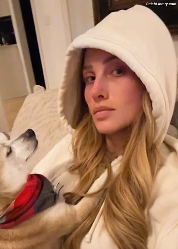 Tomi Lahren photo 3 of 336