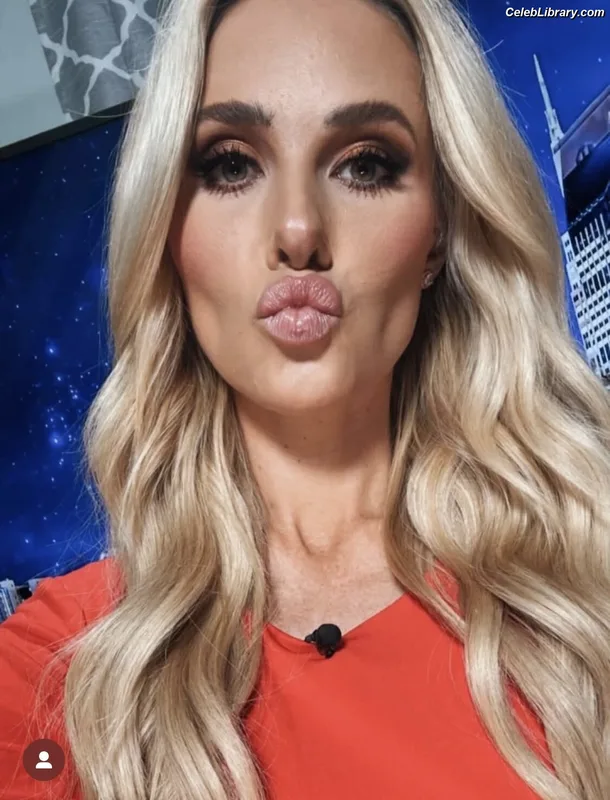 Tomi Lahren photo 5 of 336