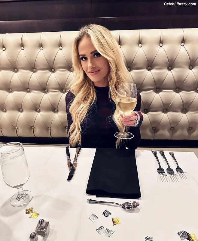 Tomi Lahren photo 18 of 336