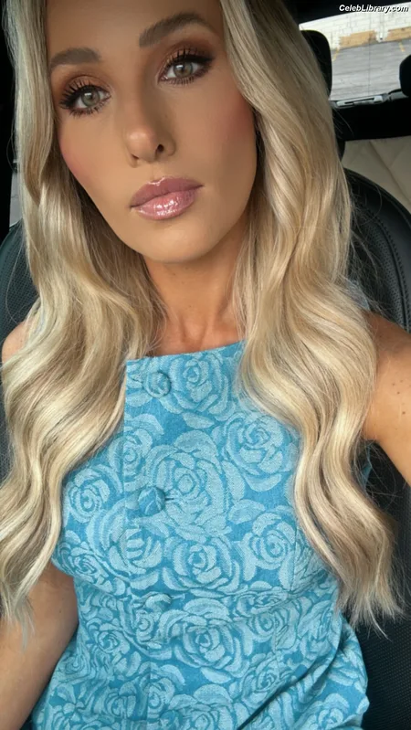 Tomi Lahren photo 6 of 336