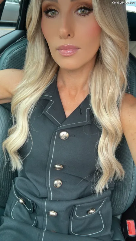 Tomi Lahren photo 13 of 336