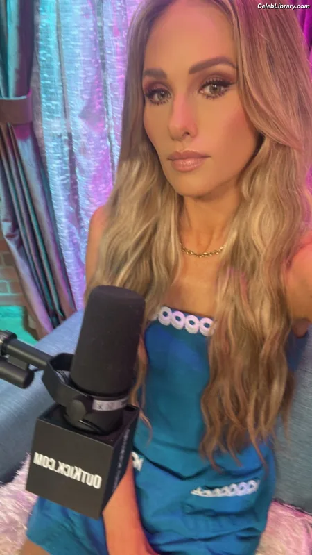 Tomi Lahren photo 15 of 336