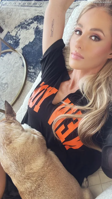Tomi Lahren photo 7 of 336