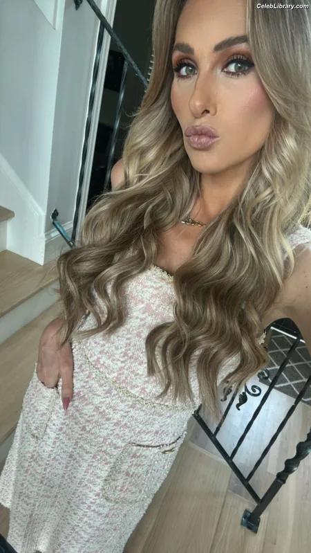 Tomi Lahren photo 19 of 336