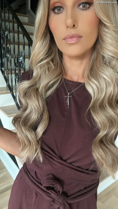 Tomi Lahren photo 4 of 336