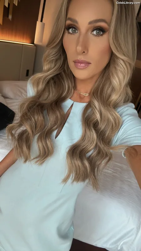 Tomi Lahren photo 20 of 336