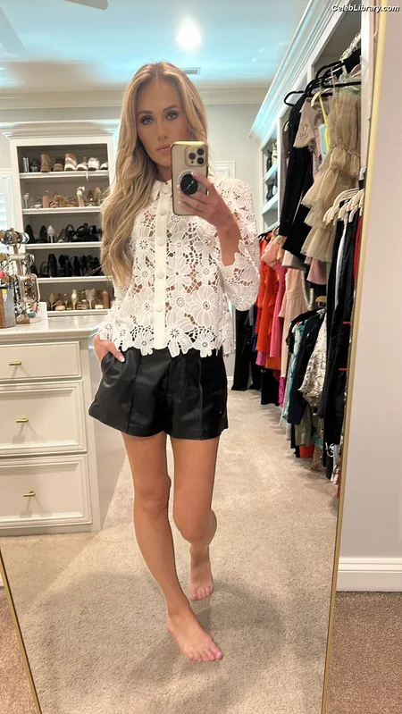 Tomi Lahren photo 6 of 336