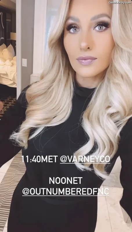 Tomi Lahren photo 24 of 336