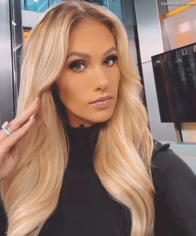 Tomi Lahren photo 1 of 336