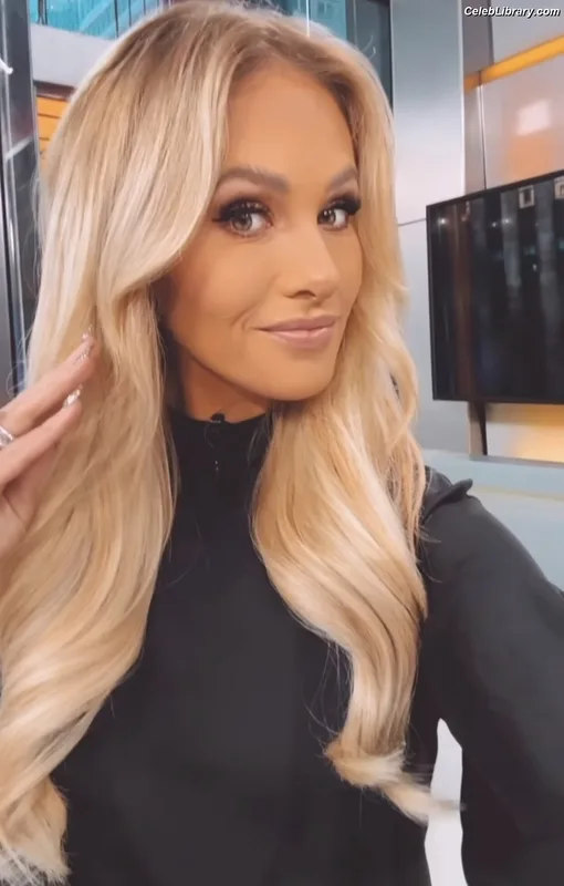 Tomi Lahren photo 5 of 336