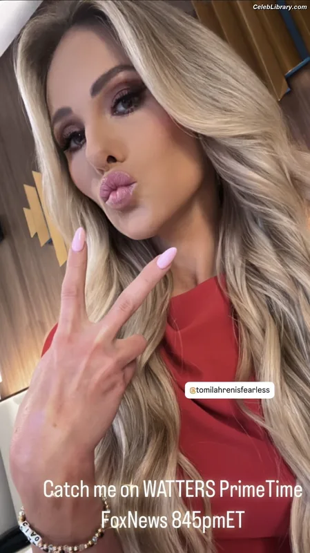 Tomi Lahren photo 24 of 336