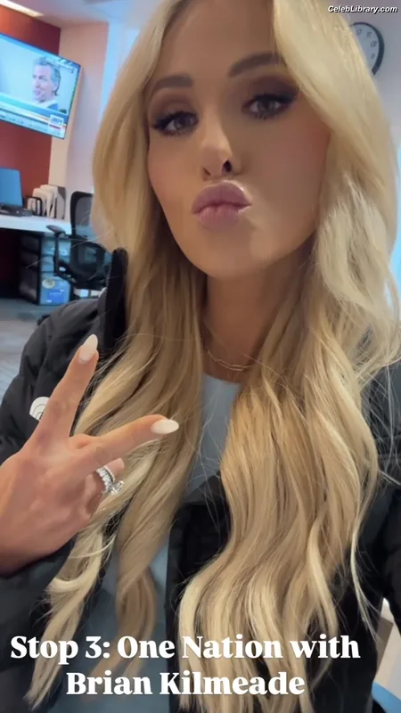 Tomi Lahren photo 3 of 336