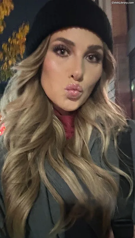 Tomi Lahren photo 5 of 336
