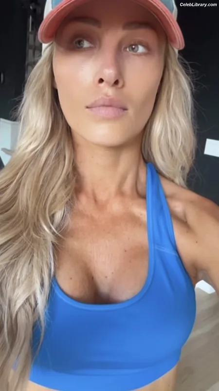 Tomi Lahren photo 15 of 336