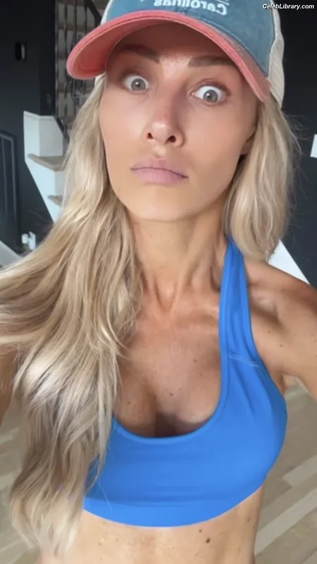 Tomi Lahren photo 23 of 336