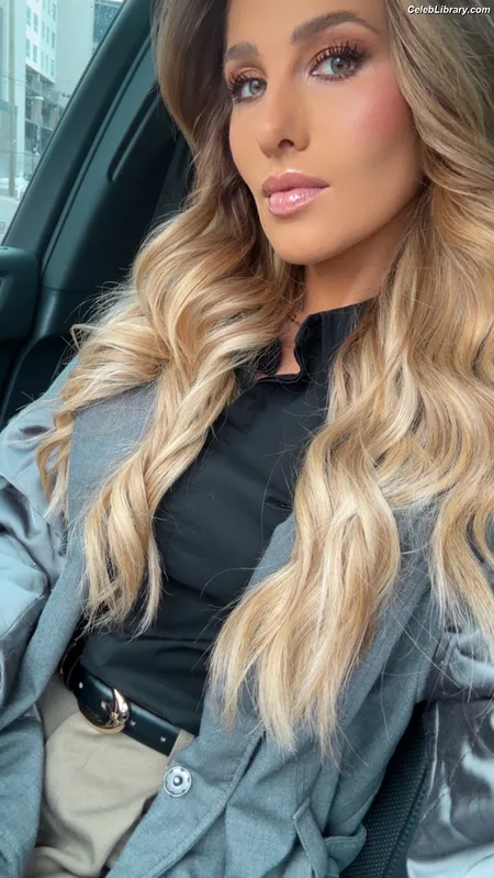 Tomi Lahren photo 6 of 336