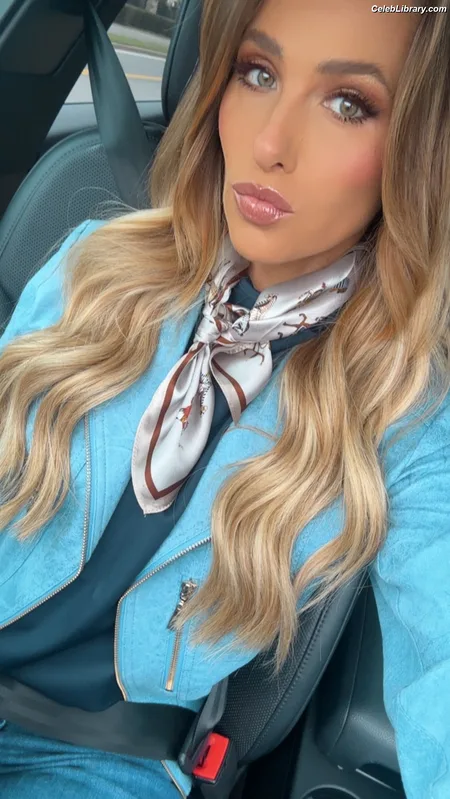 Tomi Lahren photo 7 of 336