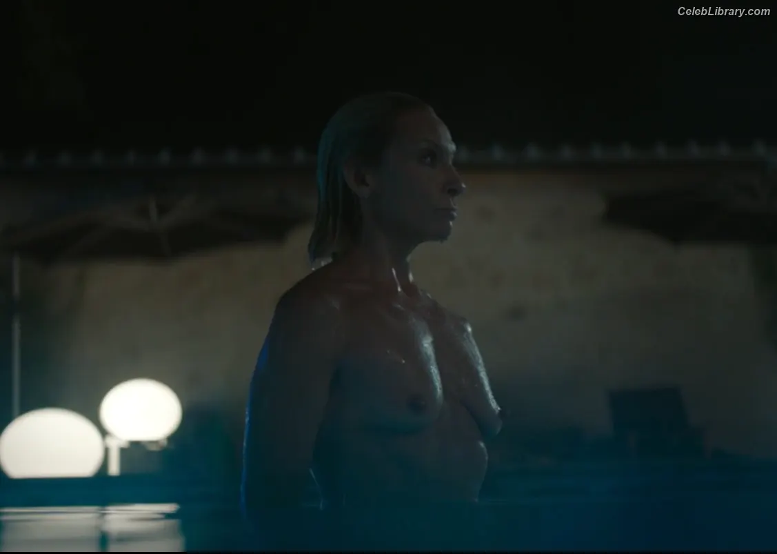 Toni Collette photo 5 of 8