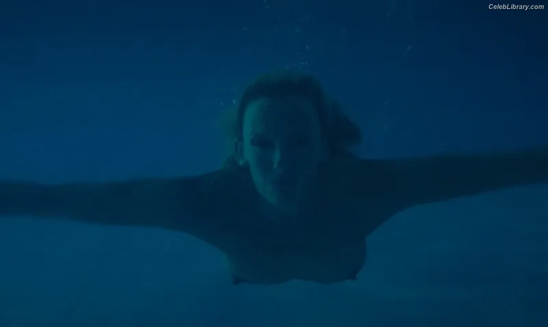 Toni Collette photo 4 of 9