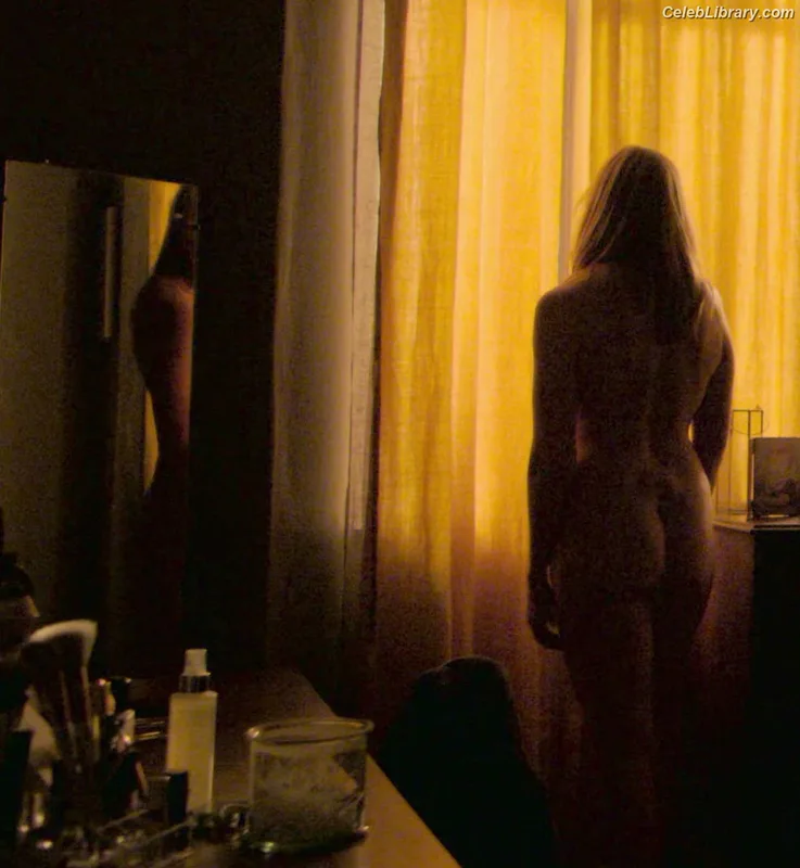 Toni Collette photo 6 of 9