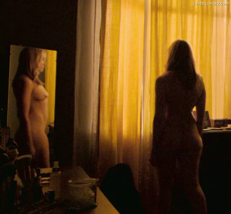 Toni Collette photo 8 of 9