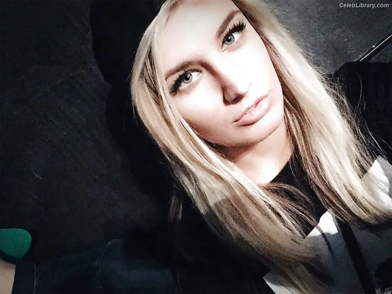 Toni Storm photo 24 of 261