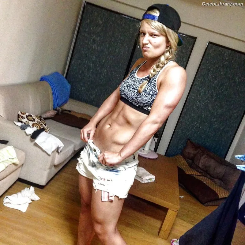 Toni Storm photo 13 of 261
