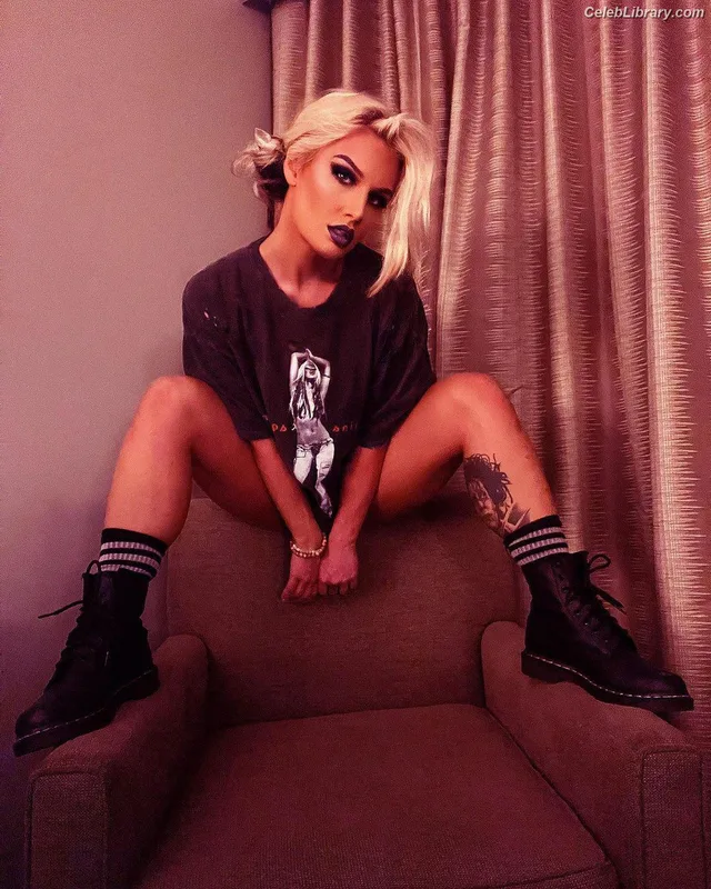 Toni Storm photo 3 of 261