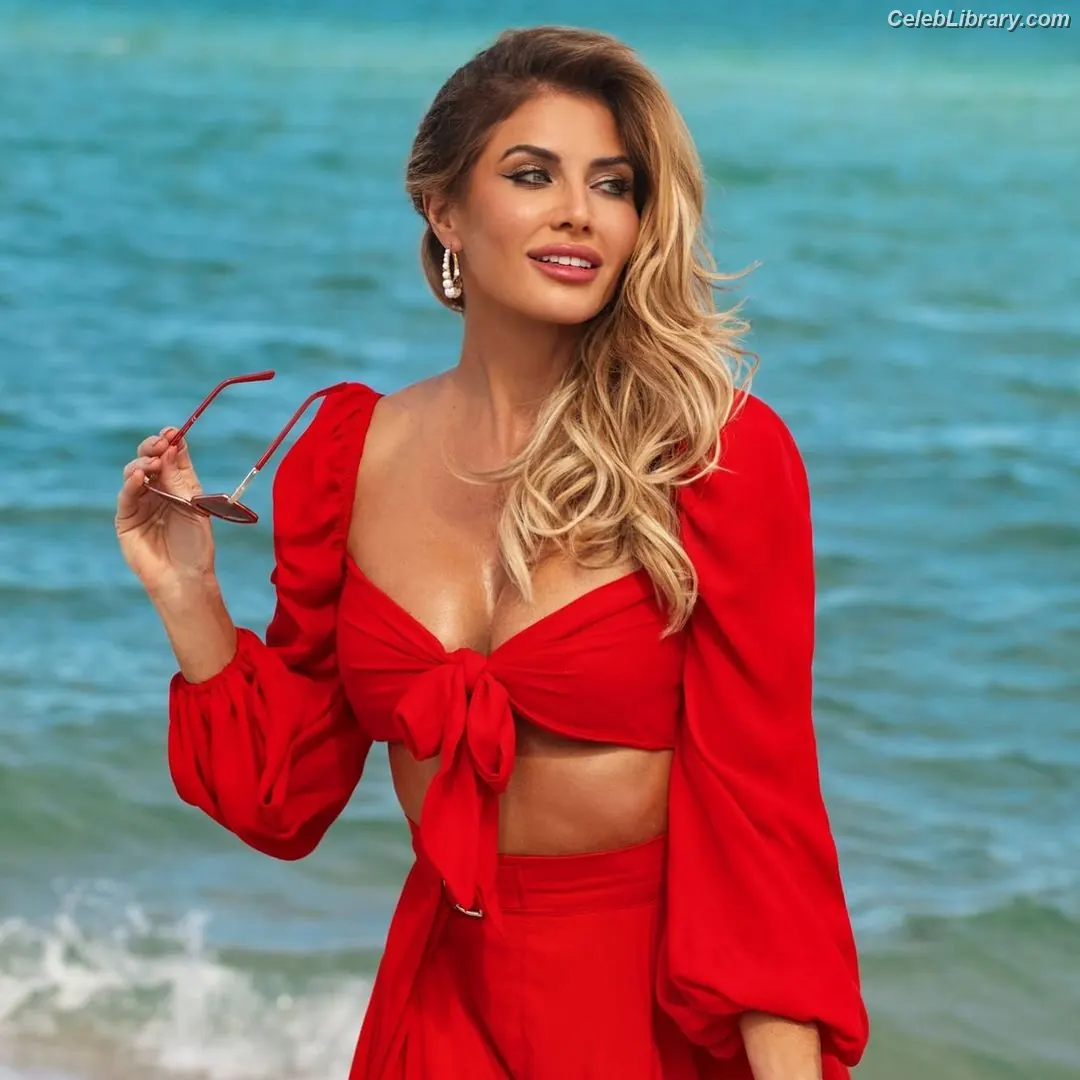 Torrie Wilson photo 1 of 2509