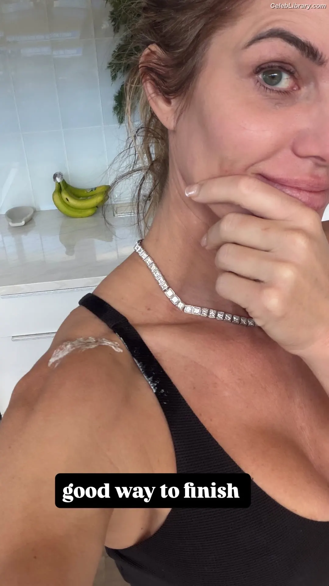 Torrie Wilson photo 12 of 2509