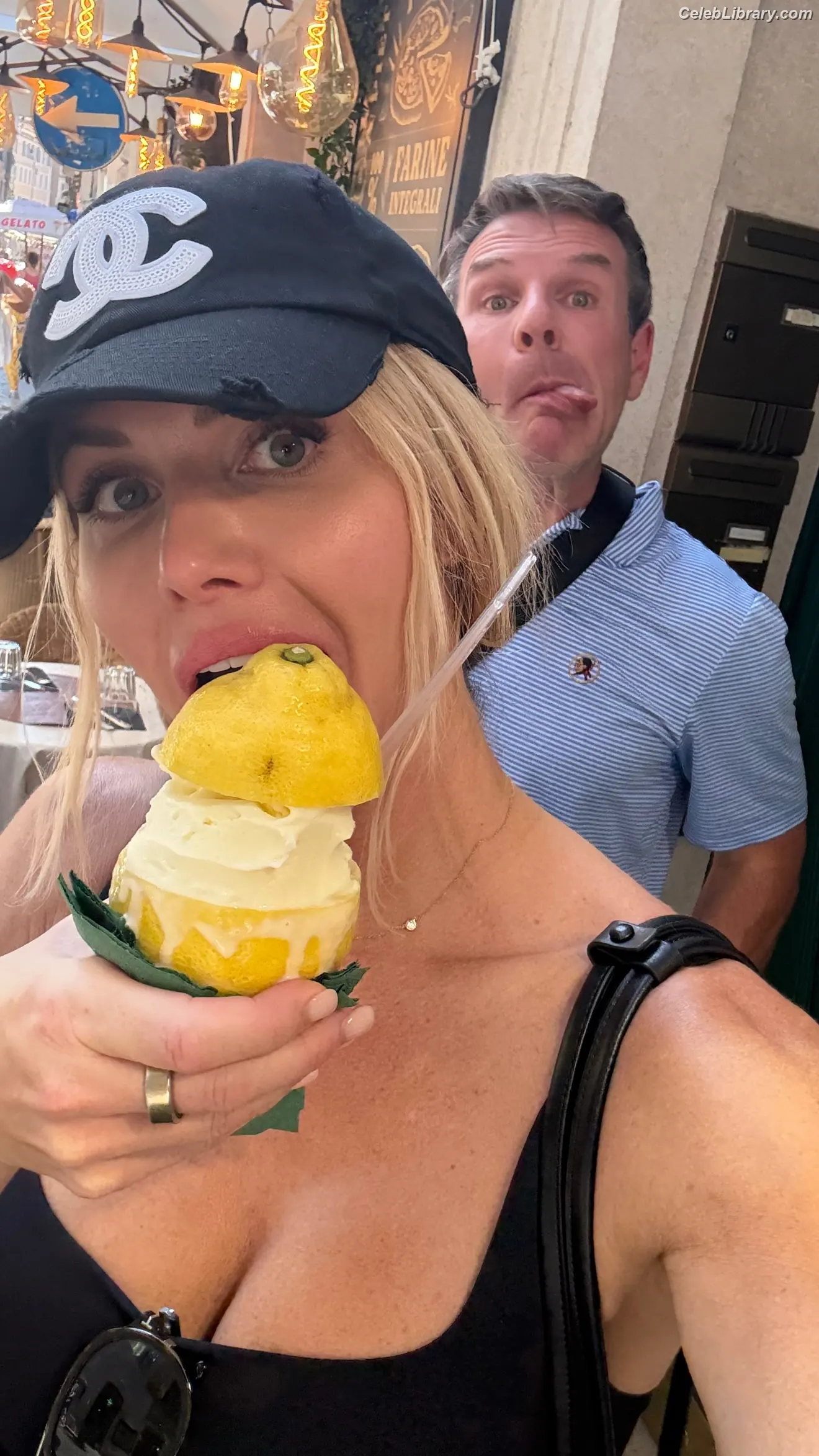 Torrie Wilson photo 10 of 2509